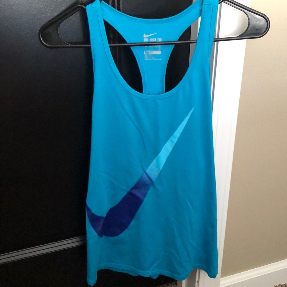 Nike workout tank top